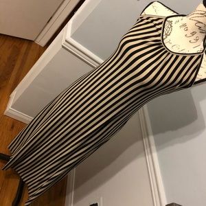 Maxi dress with Black and cream stripes.